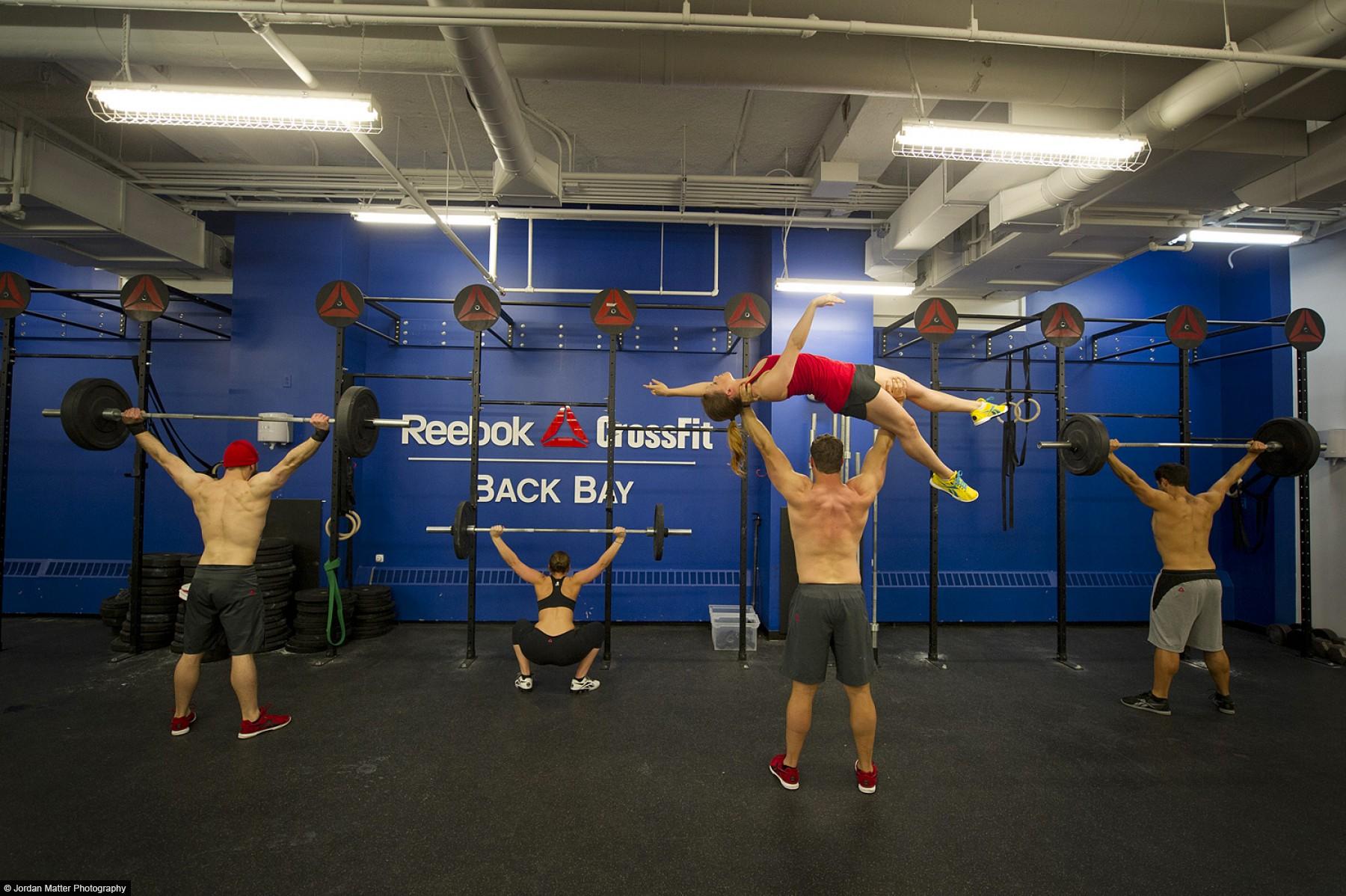 "Shoulder Press" / Lisa Cole / Crossfit