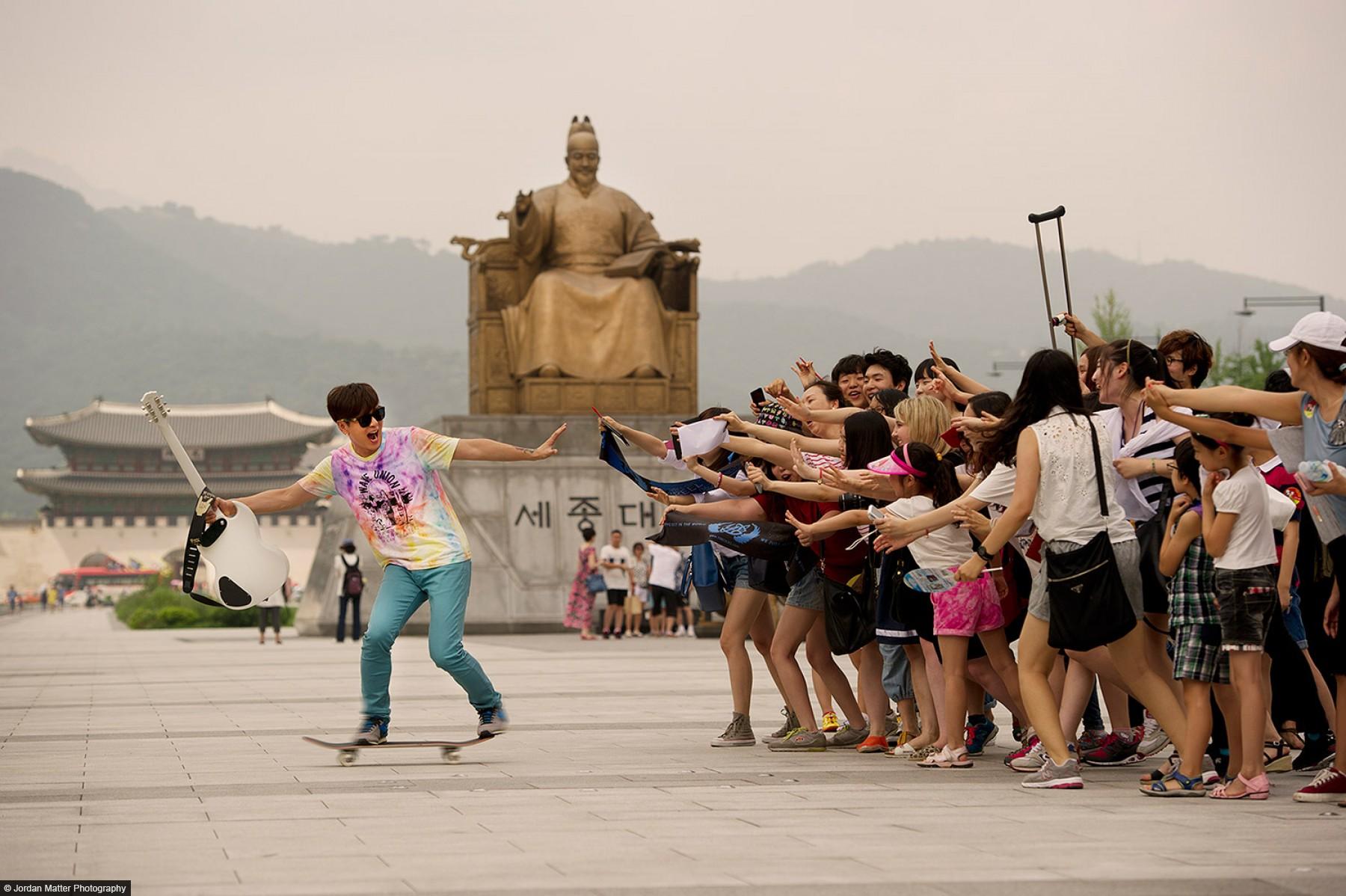 "Quick Escape" / Yoon Do Hyun / Rock Star and Skateboarder